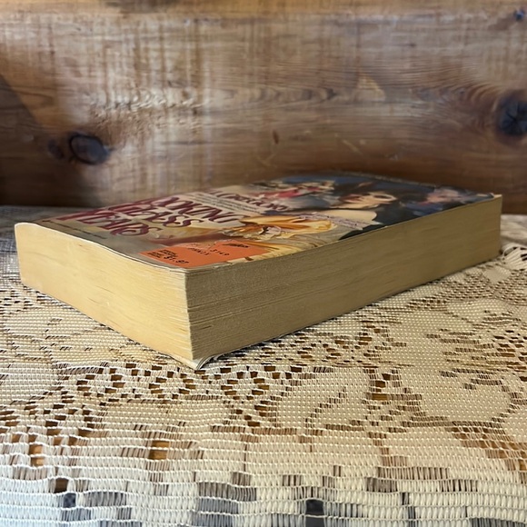 Looking Glass Years, Jill Gregory - Picture 2 of 5